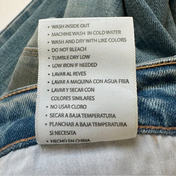 KanCan  Luxanna Mid Rise Slim Boyfriend Jeans Light Blue Wash Distressed Sz 24 - Picture 5 of 15